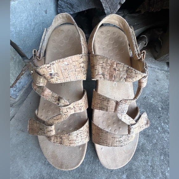 Vionic Paros orthotic cork sandals w/3 adjustable velcro straps Sz-11. M - Picture 4 of 10